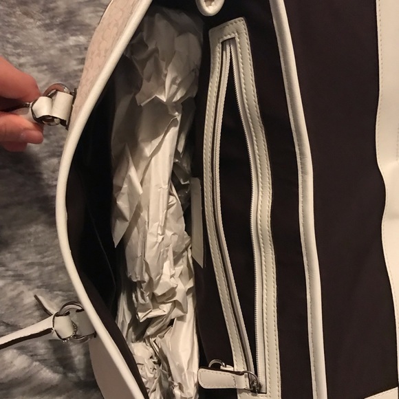 Y2K White and creme coach purse NEVER USED - Picture 2 of 3